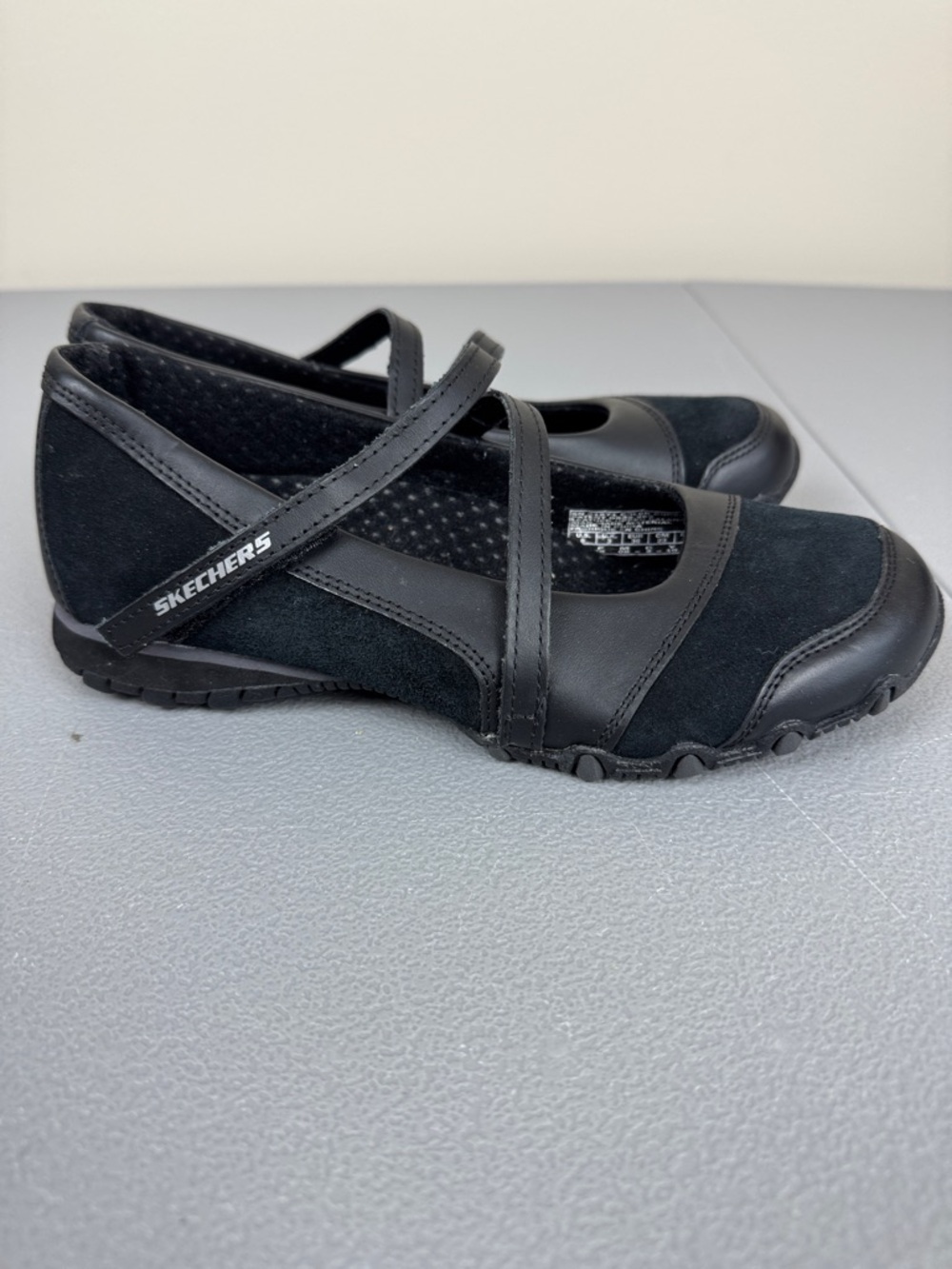 Skechers Mary Jane Style Loafer. Size 6. - Picture 4 of 9